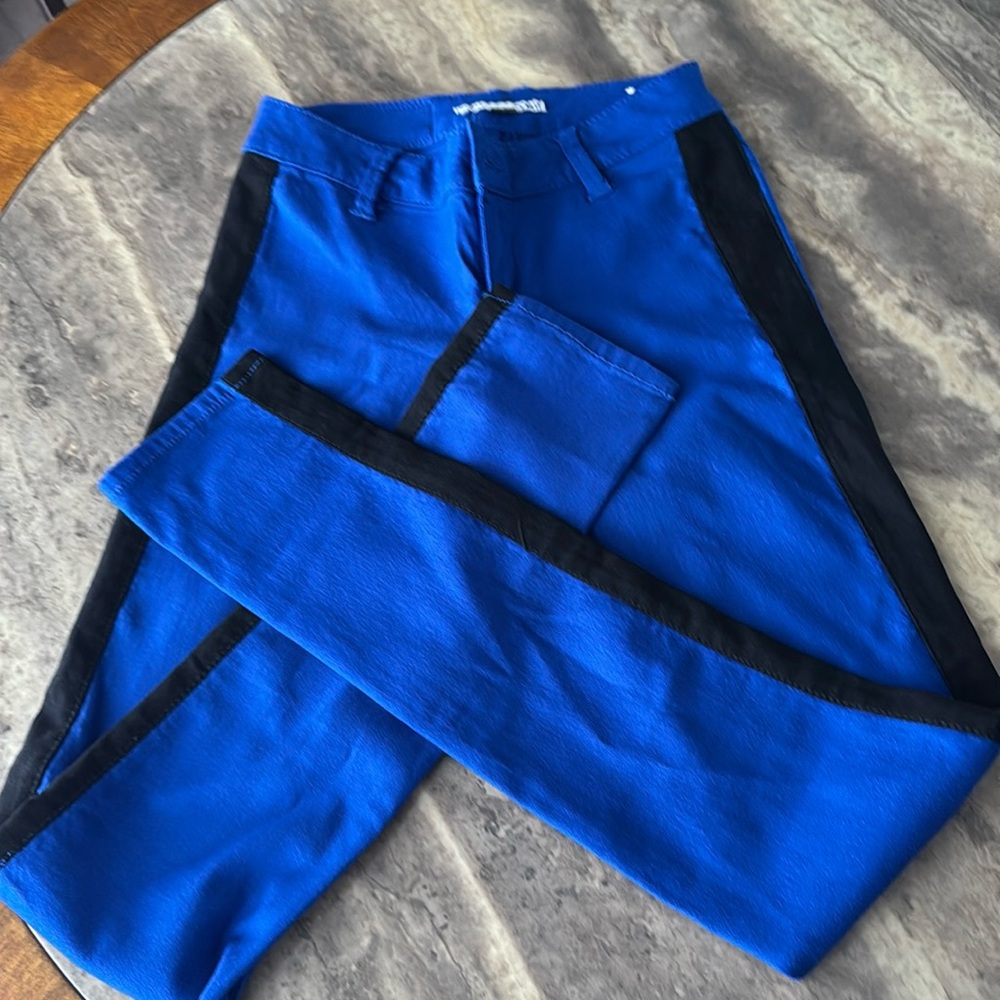 YMI Jegging- skinny leg- nice stretch! - size small